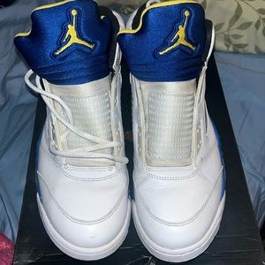 Air Jordan 5 Laney size 11 no box or insoles visible wear good condition